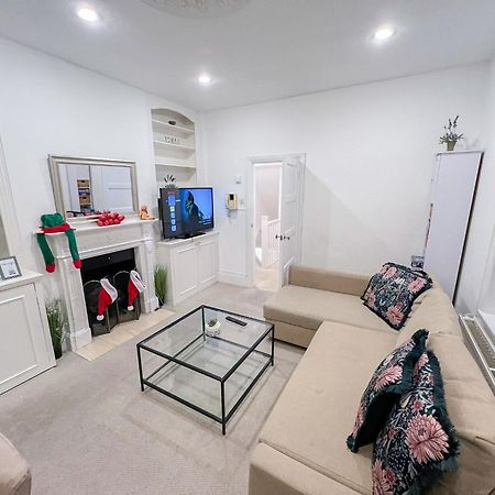 Lovely 3 Bedroom Maisonette With Private Roof Terrace In Hammersmith ロンドン エクステリア 写真
