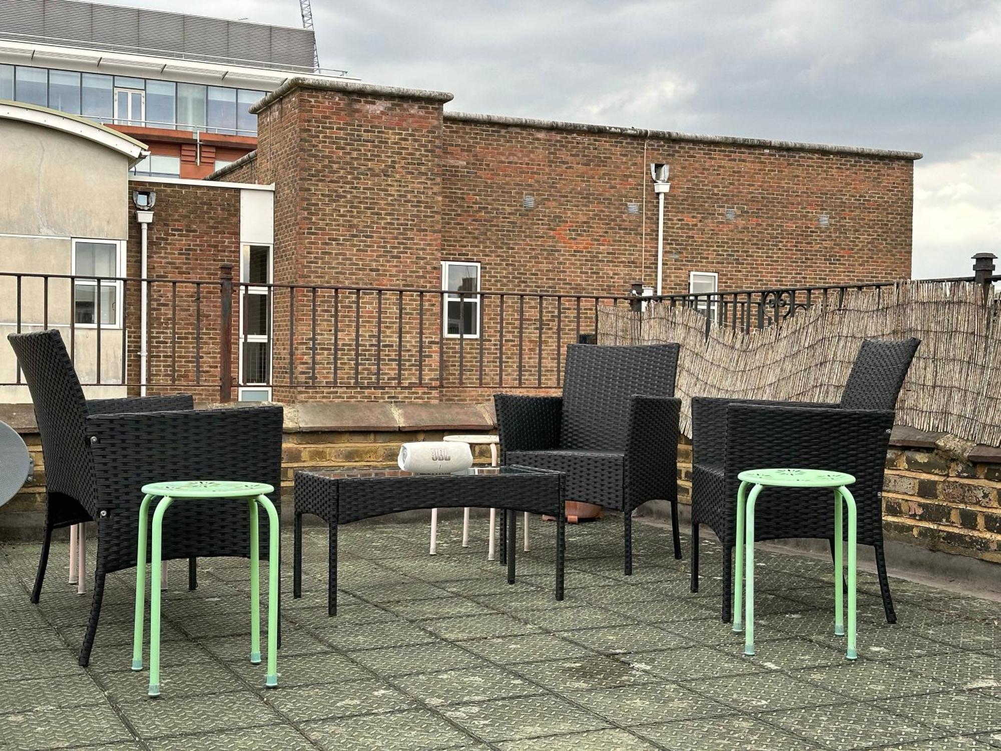 Lovely 3 Bedroom Maisonette With Private Roof Terrace In Hammersmith ロンドン エクステリア 写真